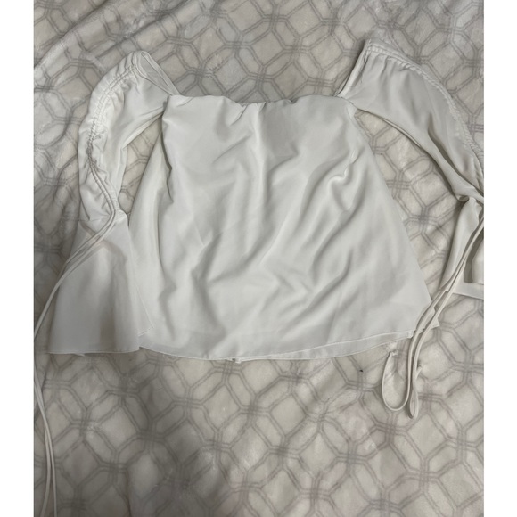 Beautiful off the shoulder blouse - Picture 1 of 1